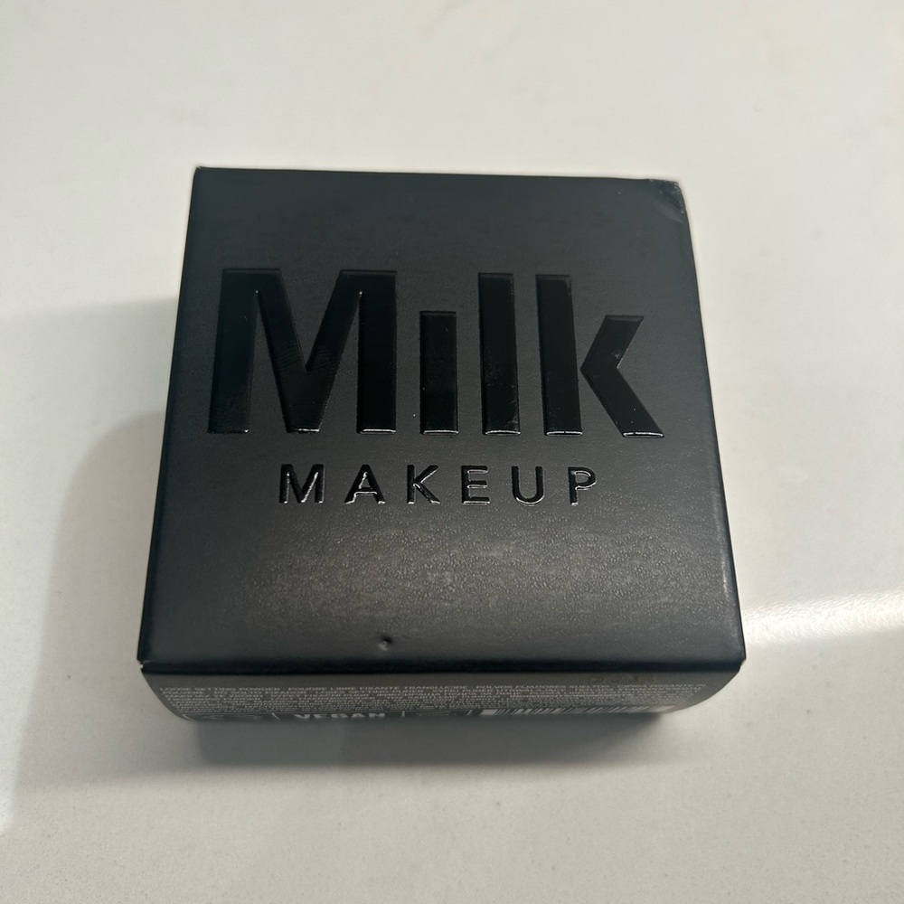 Milk Translucent Powder-NWT - Picture 2 of 4